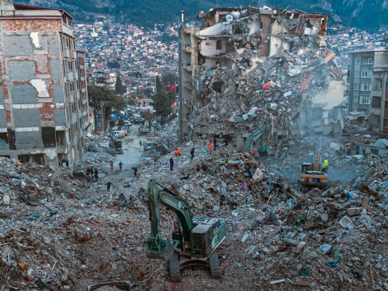 Yeni düzenlemeyle deprem hasarlarından ustalar da sorumlu tutulacak
